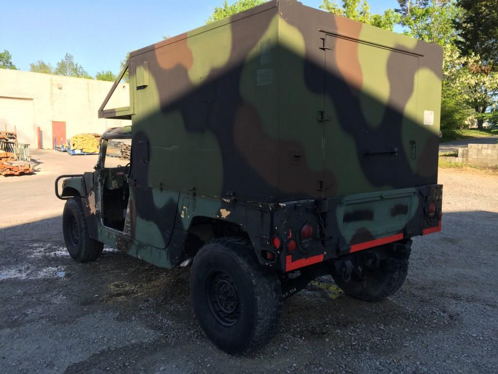 1989 AM General M1038 Military Hummer H1