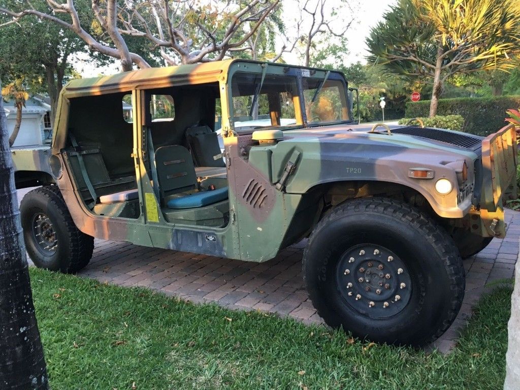 AM General Military Hummer / HUMMWV