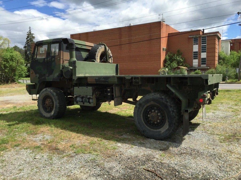 Stewart & Stevenson M1081 4×4 Cargo truck