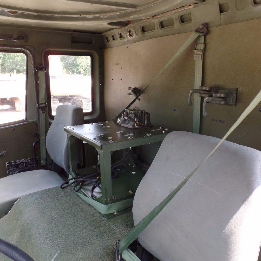 Semi truck 1998 MTV M1088 military