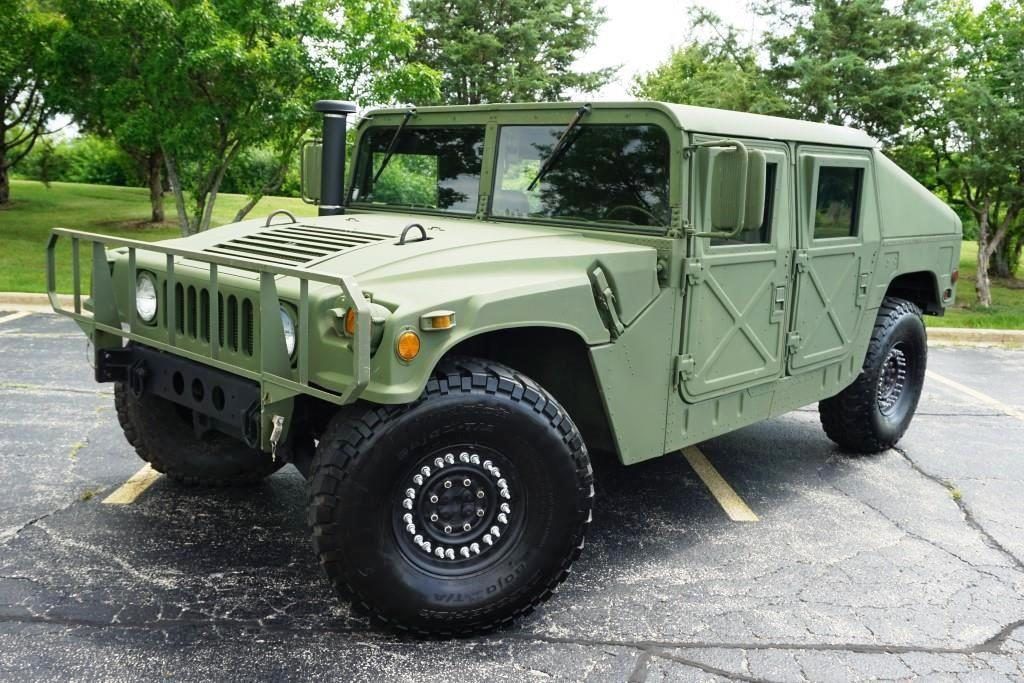 clean and sharp 1998 AM General Humvee military