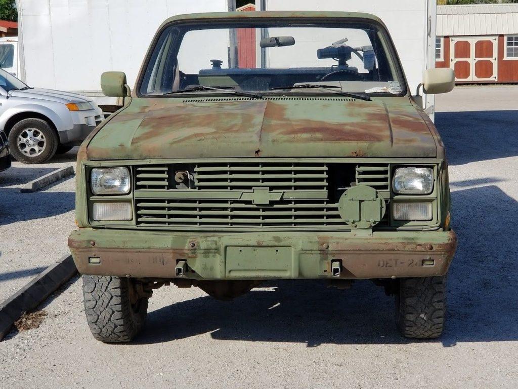 solid 1986 Chevrolet M1008 CUCV military pickup