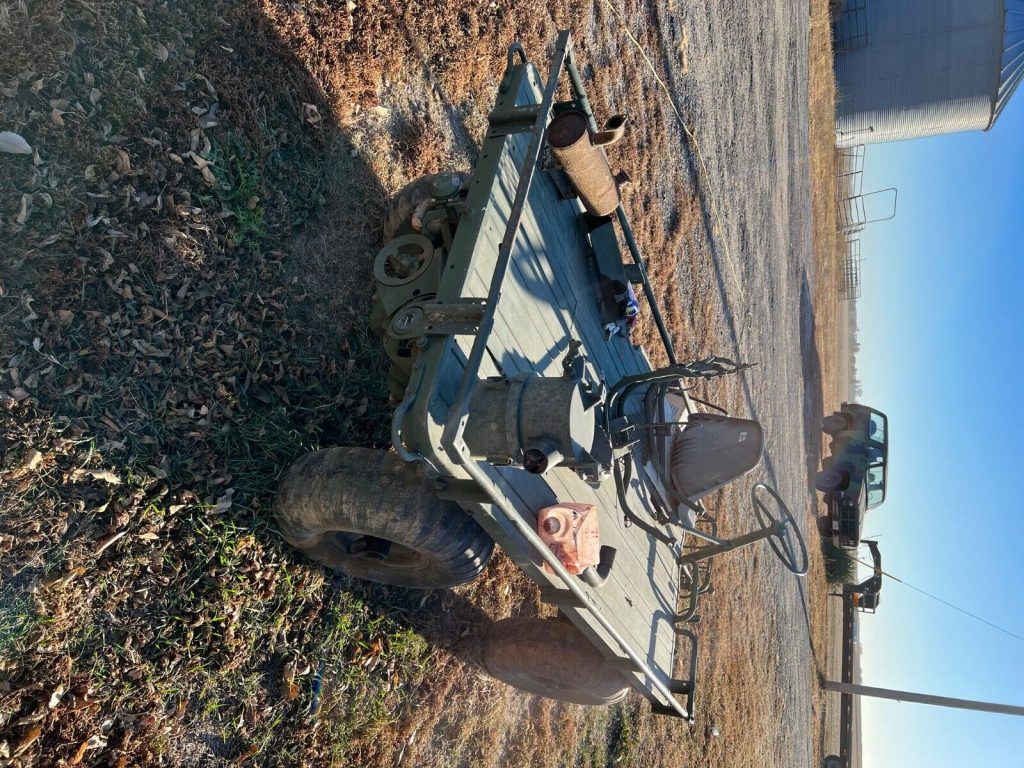 United States, Marine Corps Mule, pull Start has some Spare Parts with it