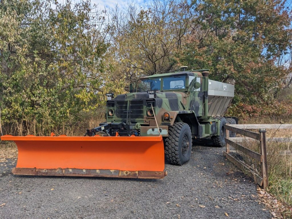 Military Trucks for Sale, Snow Plow Truck, M931a2 5 Ton with Spreader and