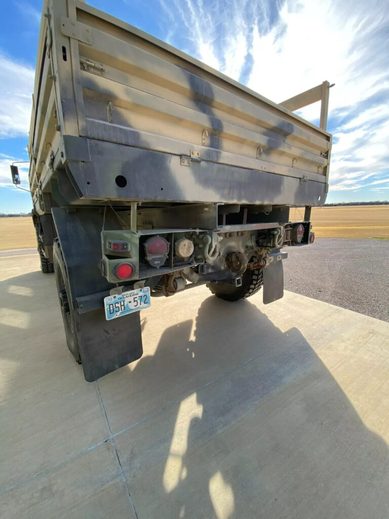 1985 Stewart Stevenson army Truck