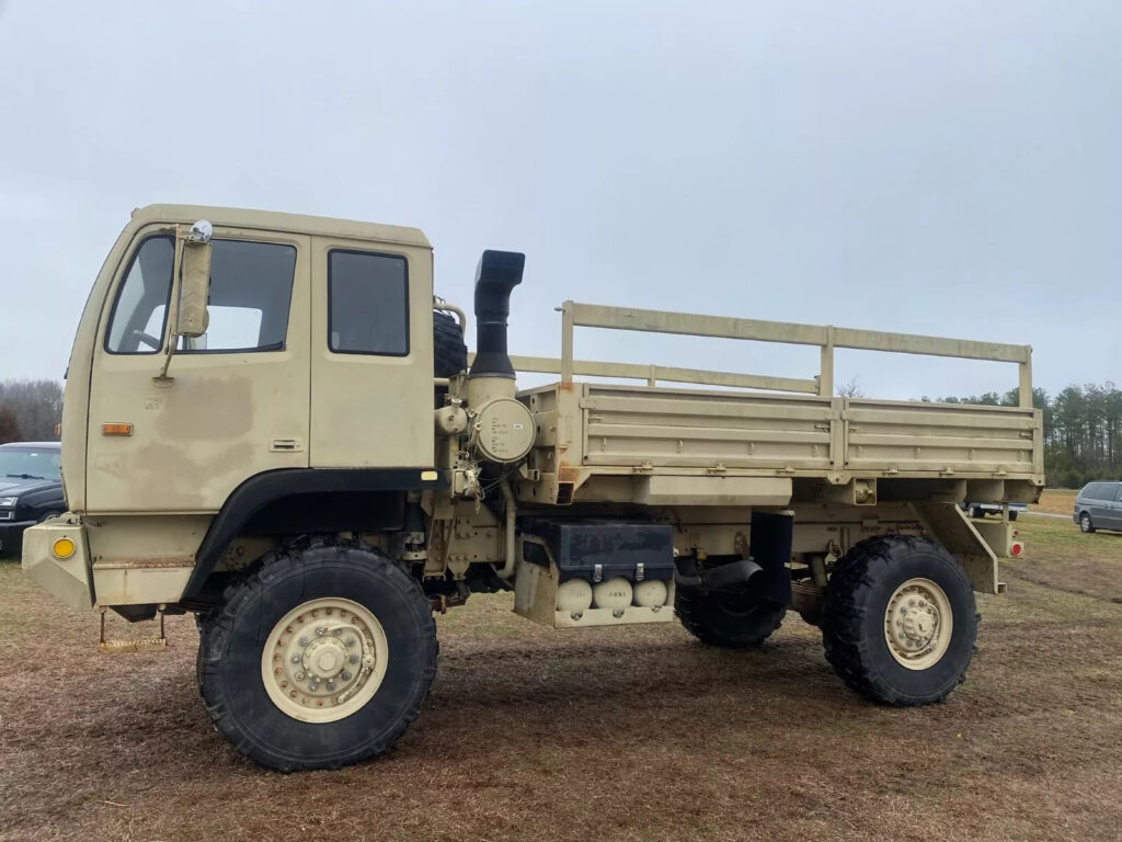 2001 Stewart & Stevenson M1078 A1 LMTV FMTV Military Truck CAT 3126 Diesel