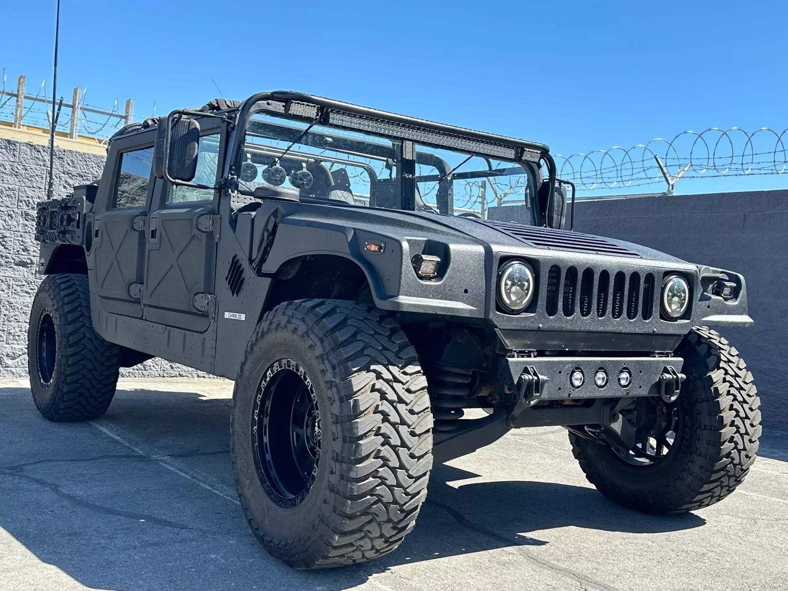 1985 Hummer H1 (humvee)