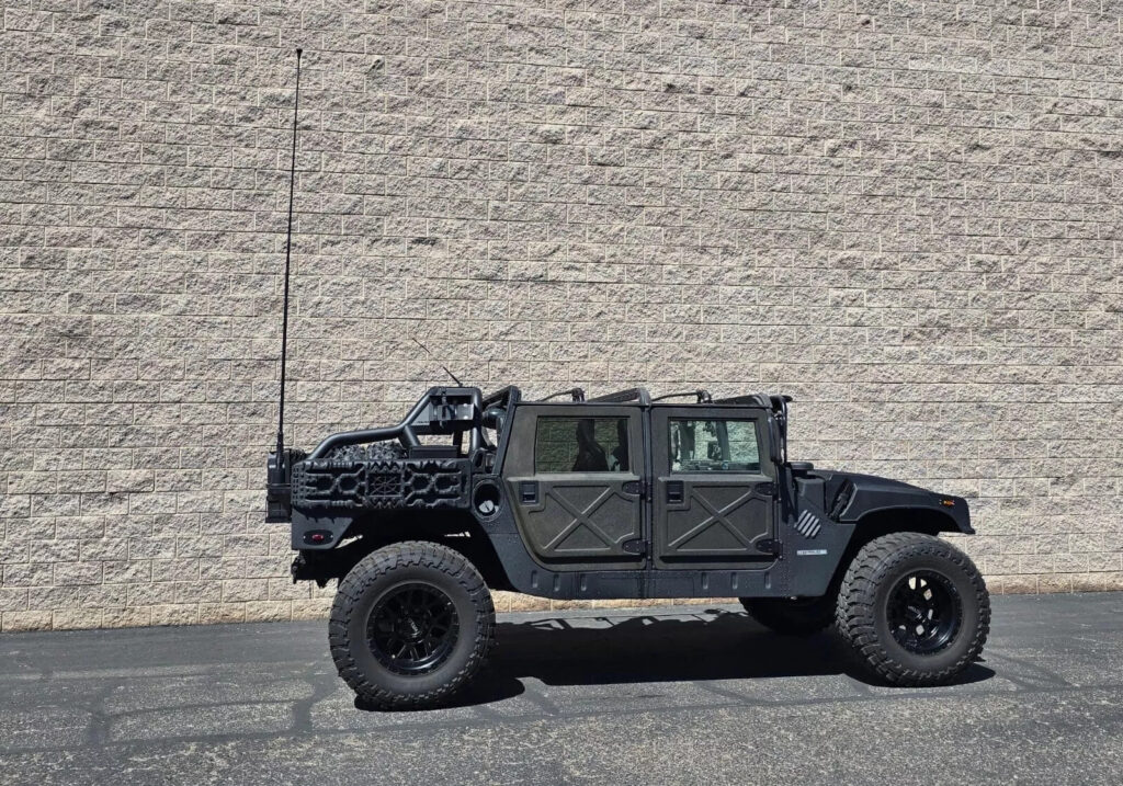 1985 Hummer H1 (humvee)