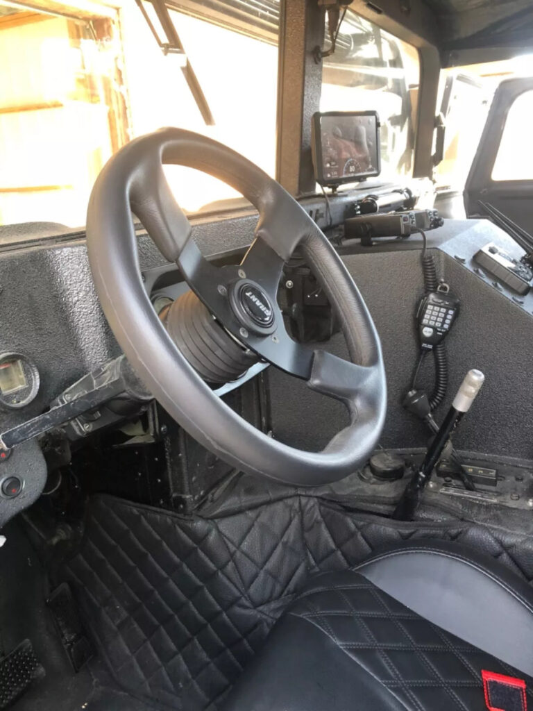 1985 Hummer H1 (humvee)