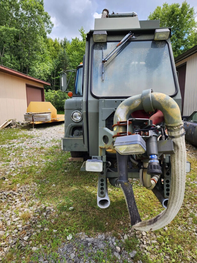 1985 Ford C800 Deicing Boom Truck with Landoll Body on Chassis/cab