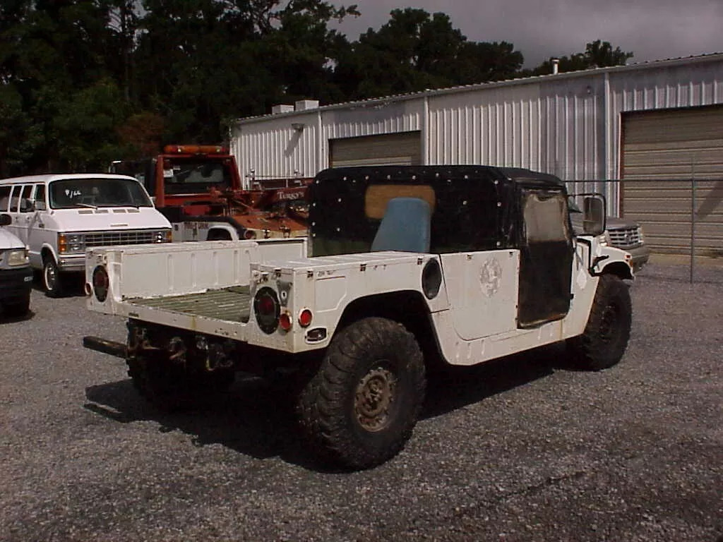 1990 Am General M-998 Humvee