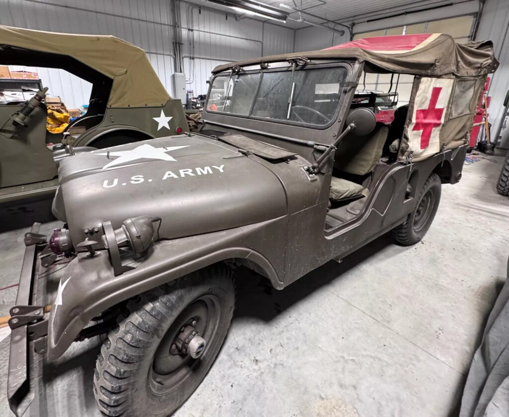 1962 M170 Ambulance jeep with Stretchers and Medical Accessories, Sn13014