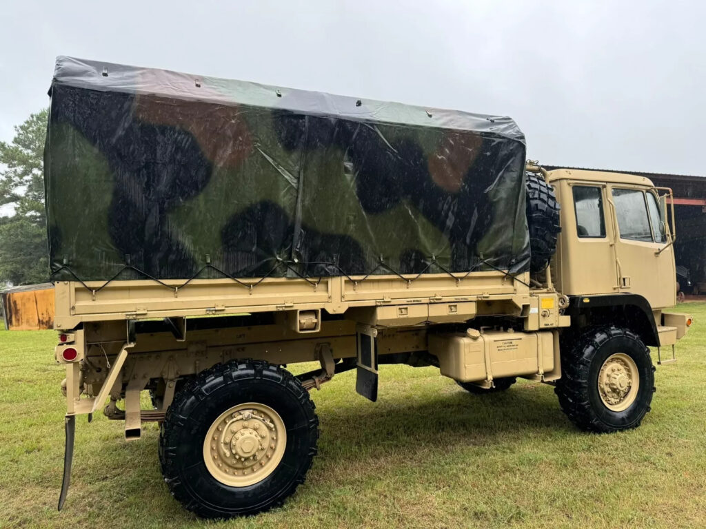 Stewart & Stevenson M1078 A1R LMTV