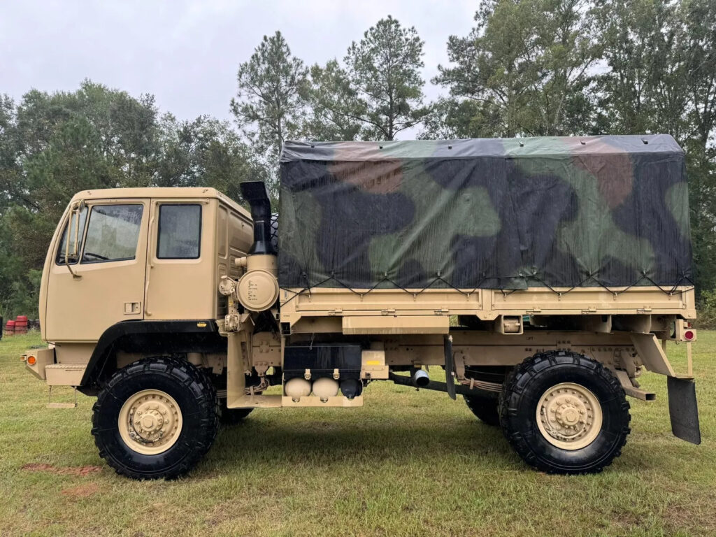 Stewart & Stevenson M1078 A1R LMTV