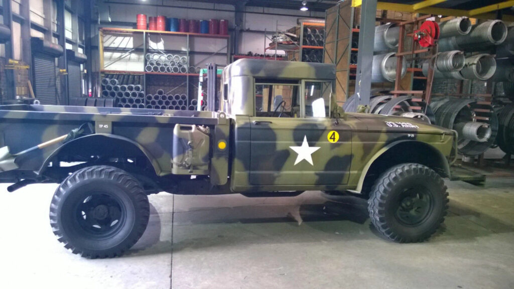 1967 Kaiser Jeep M715 Heavy Duty Military Pickup Camo Truck