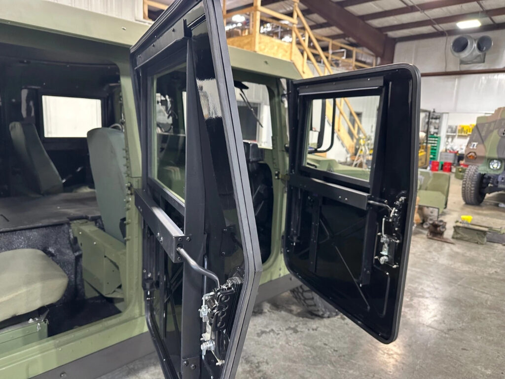 2009 Am General M1151a1 6.5L Turbo Diesel, 4 Speed w/OD Dual A/C Hmmwv H1 Hummer