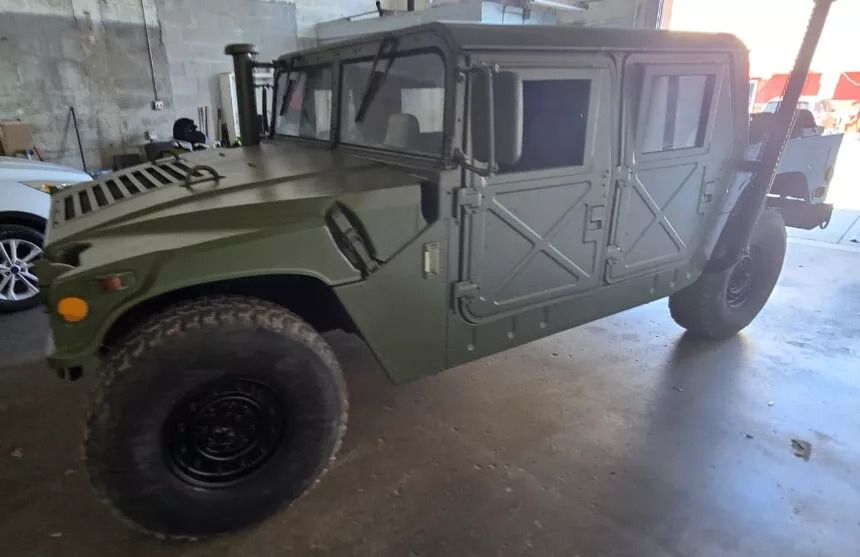 Up for SALE Humvee 2014 New Paint job Interior and Exte. Hard Doors & hard top