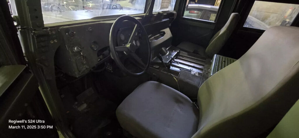 Up for SALE Humvee 2014 New Paint job Interior and Exte. Hard Doors & hard top