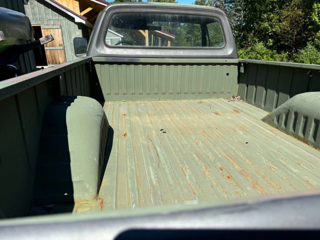 1977 Dodge M884 Military Truck