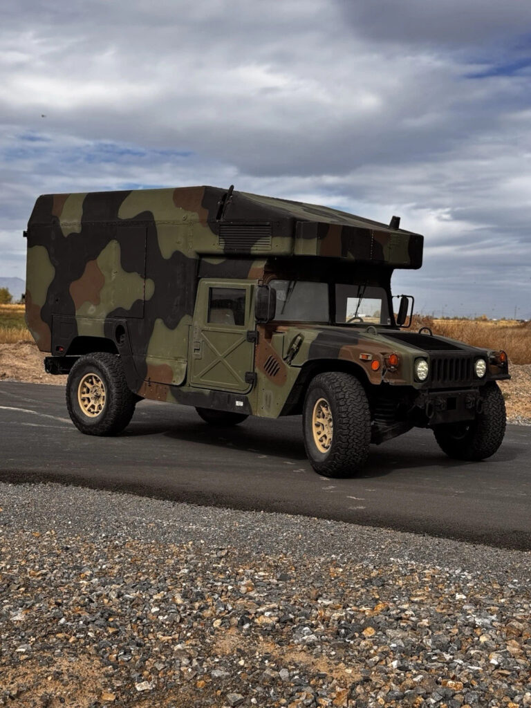 2000 AGM ARMY Ambulance Humvee