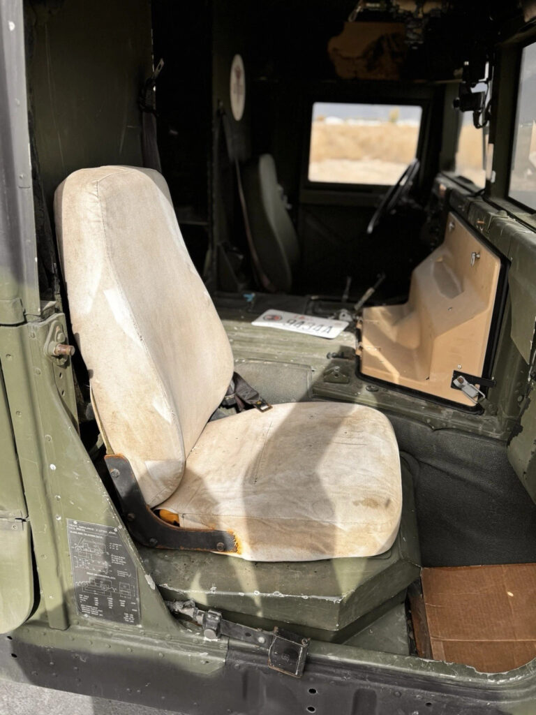 2000 AGM ARMY Ambulance Humvee