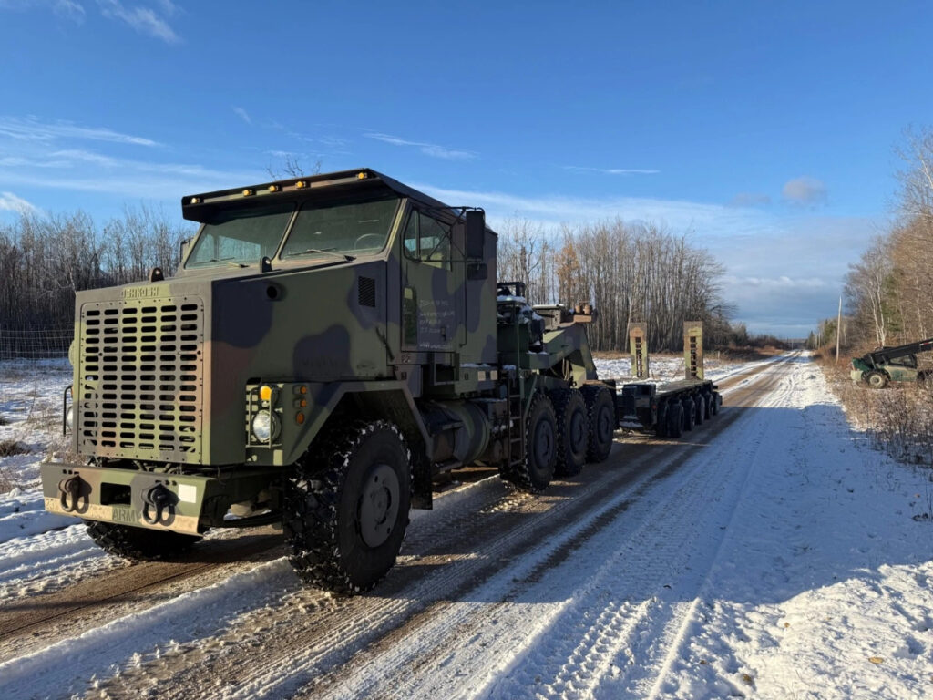 2006 Oshkosh M1070 HET 8×8 With M1000 Off Road Heavy Haul Trailer Diesel