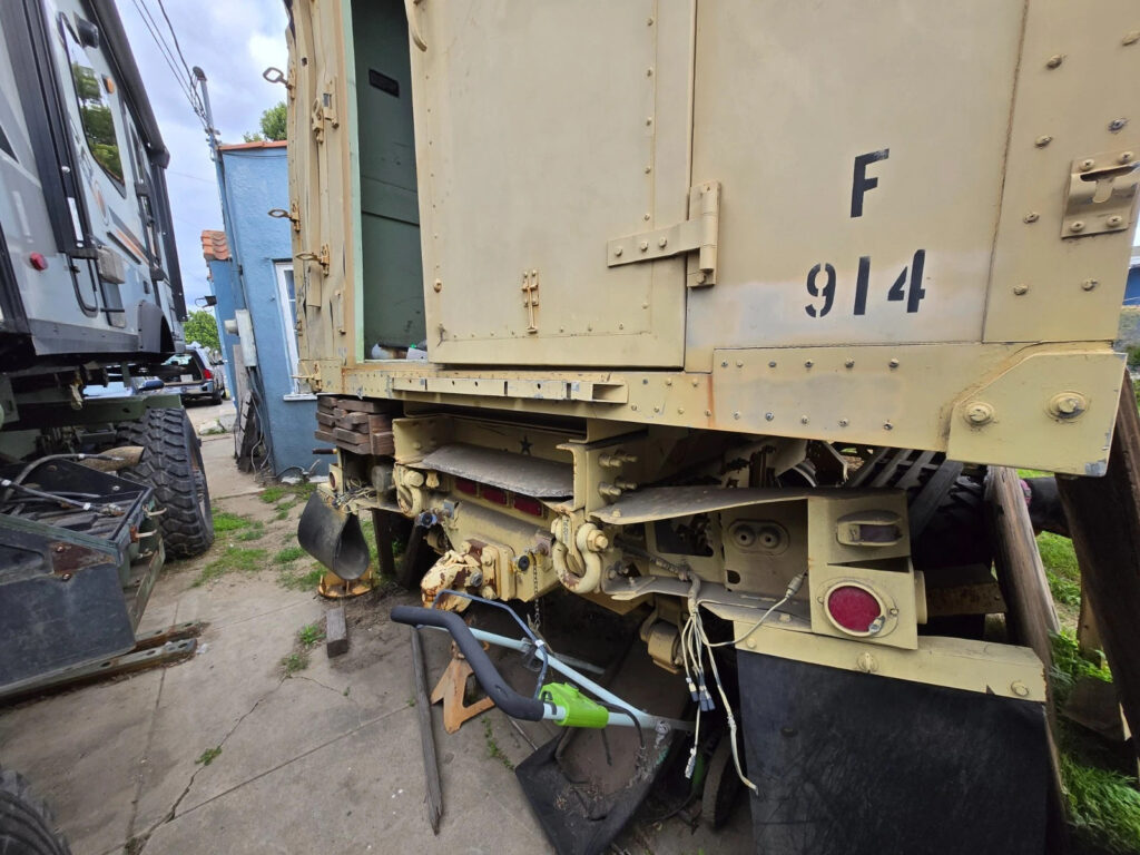 2006 Stewart and Stevenson M1079 A1R