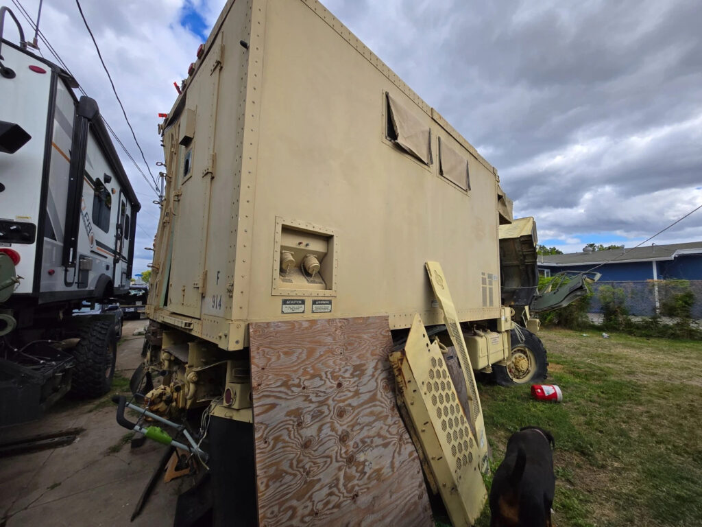 2006 Stewart and Stevenson M1079 A1R