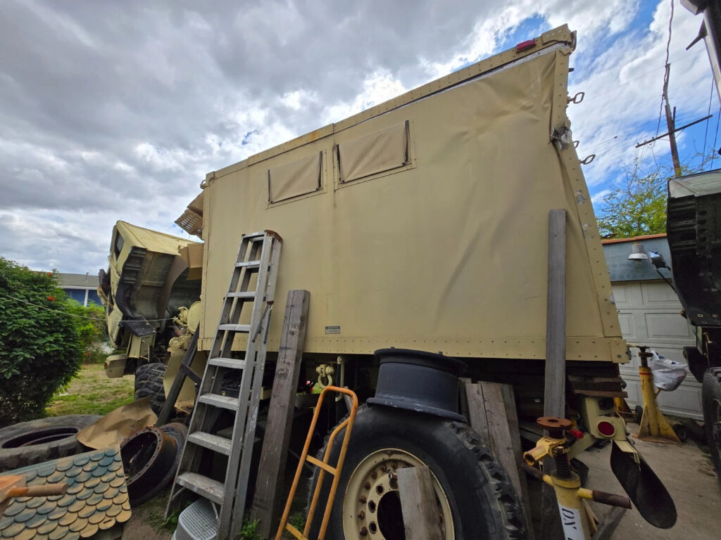 2006 Stewart and Stevenson M1079 A1R