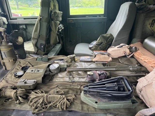 1986 H1 Humvee Military Slantback #m998-M1026