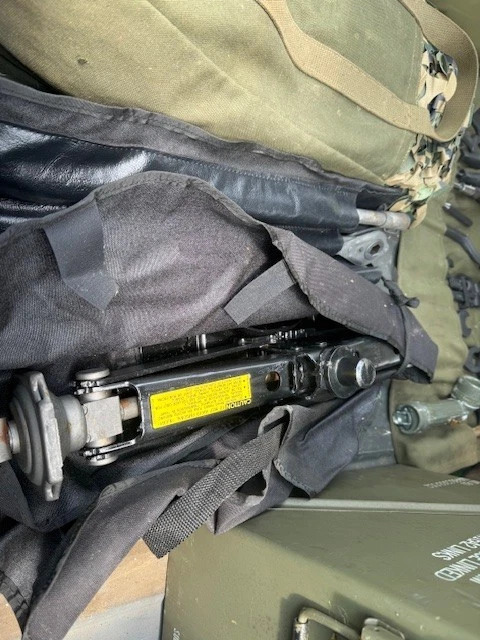 1986 H1 Humvee Military Slantback #m998-M1026