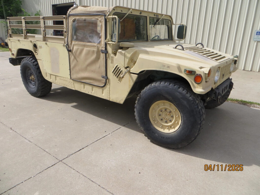 2006 Hmmwv Military Hummer M1097r1 with 2 door Truck, good Title, very nice
