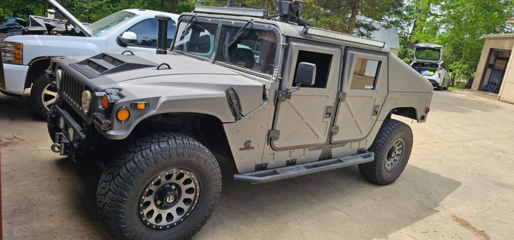 M1025a1 Hummer with 12 Valve and ToNS of mods