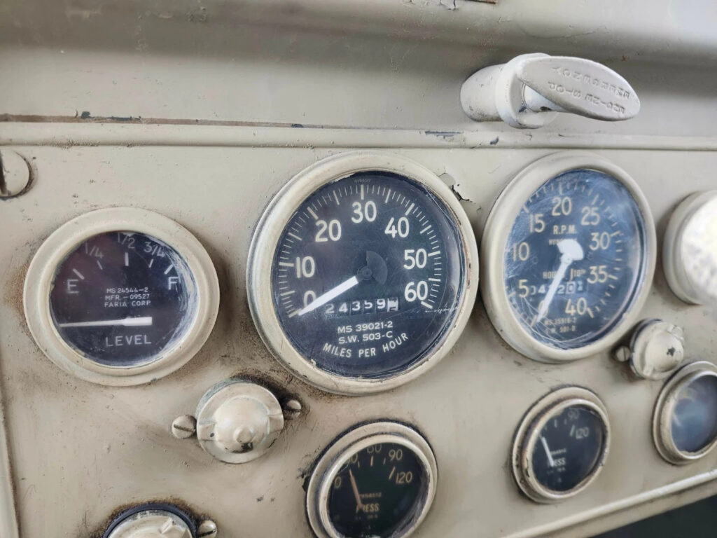 1970 Kaiser Xm820 6×6 Expandable Comand Center box