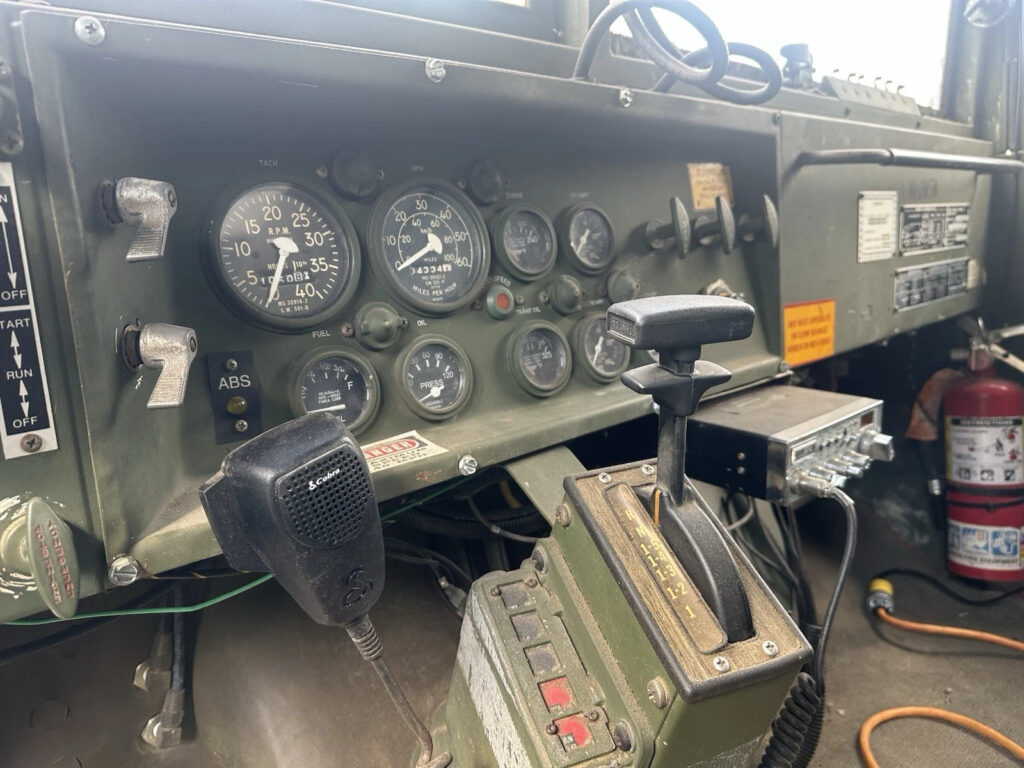Am General Military Vehicle 6X6 Truck —m923a