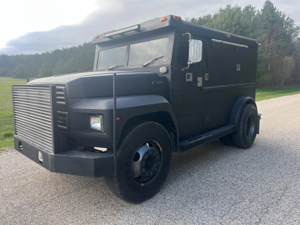 1989 Ford f700 Armored Truck swat Diesel Military
