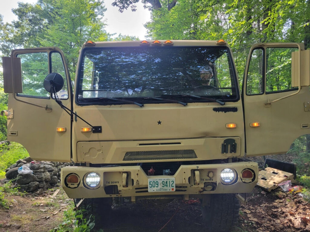 1999 Stewart and Stevenson M1078 Lmtv. 2441 Miles