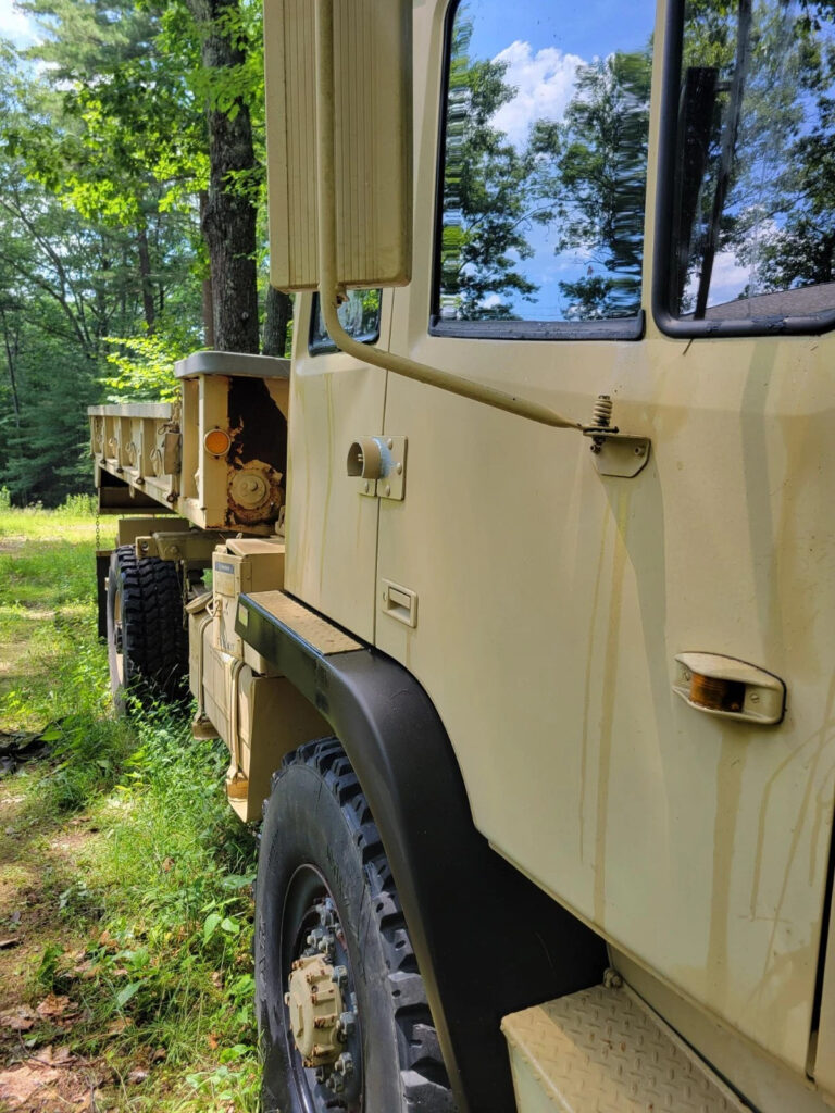 1999 Stewart and Stevenson M1078 Lmtv. 2441 Miles