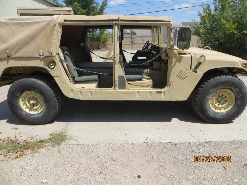 2006 Hmmwv Military Hummer M1097r1 with 4 door Utility, good Title, 6100 Miles