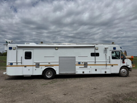 Mobile Command Center 7,000 Miles Emergency Response, FIRE Rescue, Swat, Police for sale