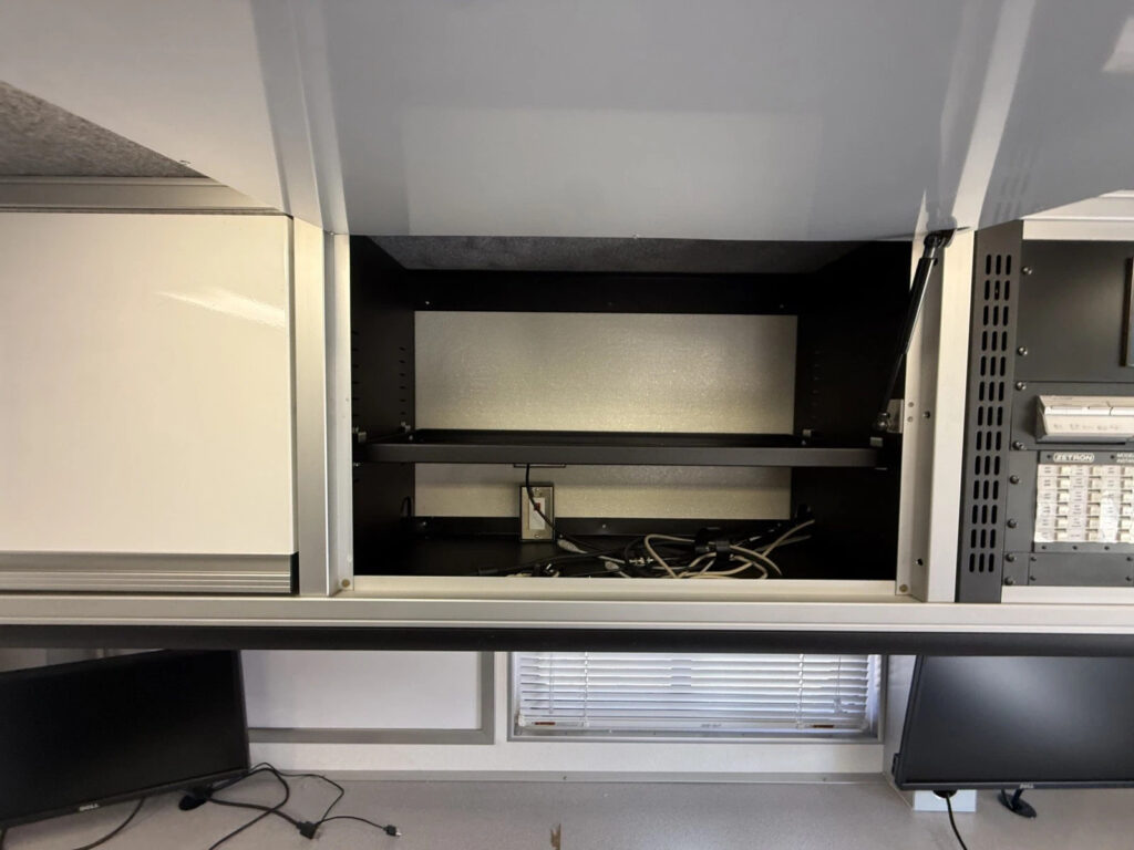Mobile Command Center 7,000 Miles Emergency Response, FIRE Rescue, Swat, Police