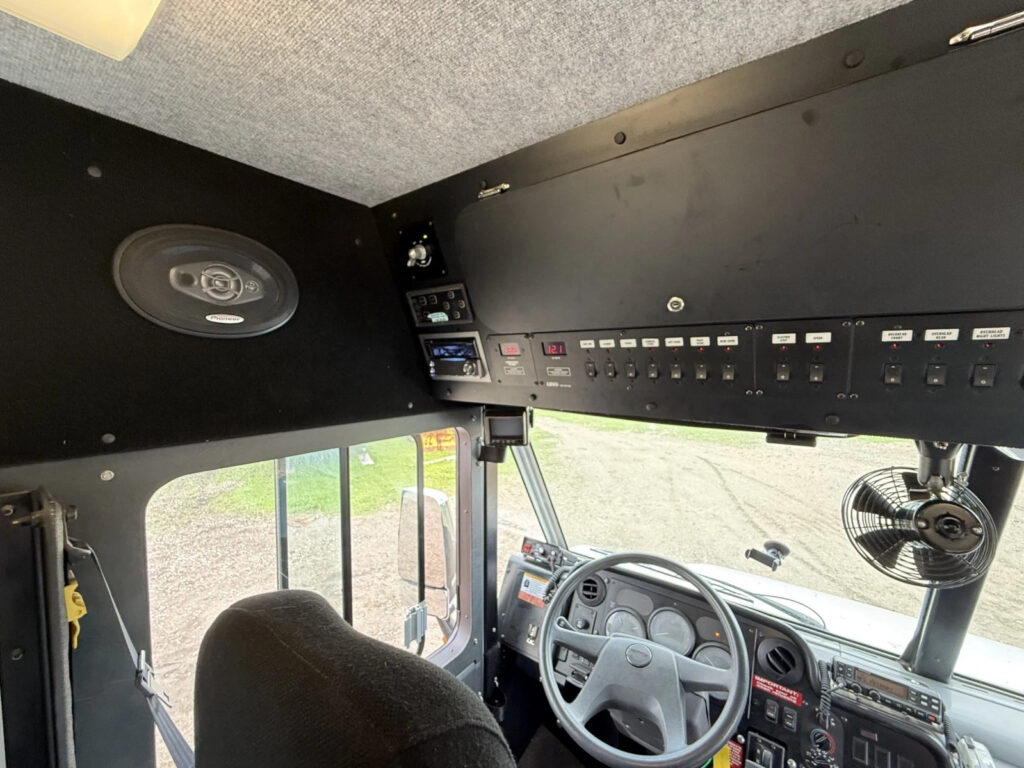 Mobile Command Center 7,000 Miles Emergency Response, FIRE Rescue, Swat, Police
