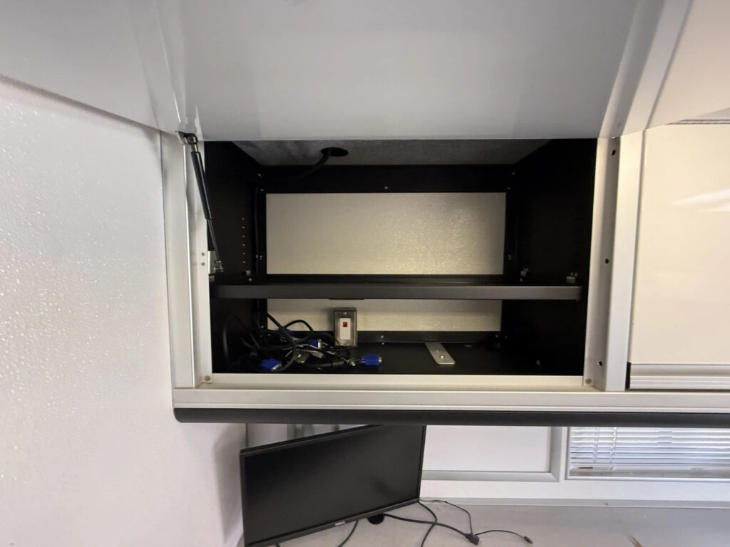 Mobile Command Center 7,000 Miles Emergency Response, FIRE Rescue, Swat, Police